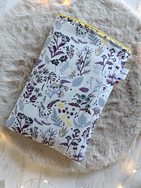 Pochette à livre de poche en coton biologique motifs plantes fond blanc livres entier