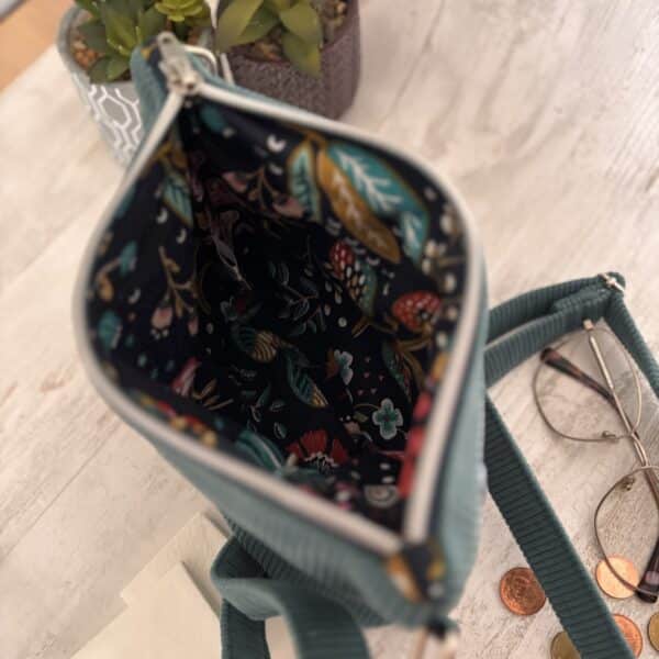 sac à main velours côtelé Dahlia fleurs fond bleu marine intérieur